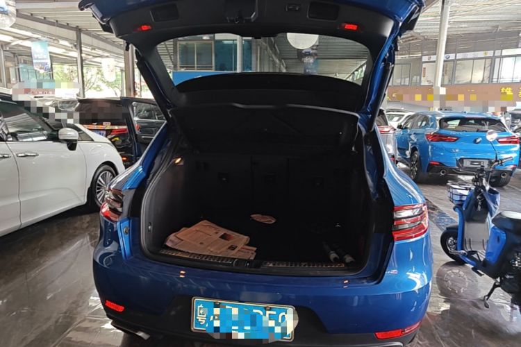 Used Porsche Macan 2016 Macan 2.0T Trunk