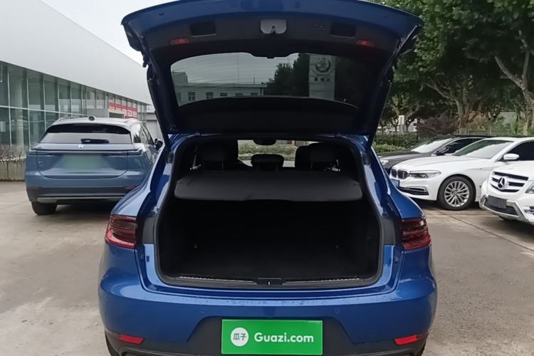 Used Porsche Macan 2016 Macan 2.0T Trunk
