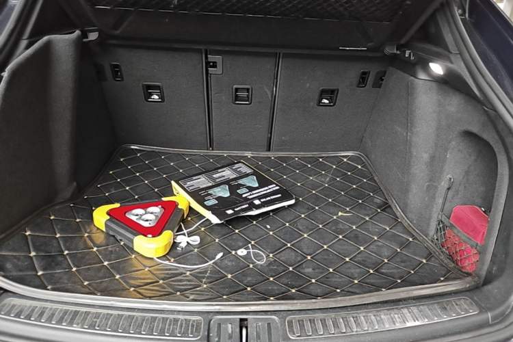 Used Porsche Macan 2016 Macan 2.0T Trunk