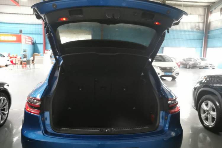 Used Porsche Macan 2016 Macan 2.0T Trunk