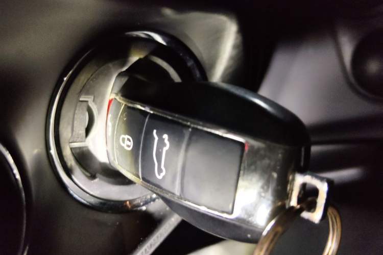 Used Porsche Macan 2016 Macan 2.0T Vehicle Key
