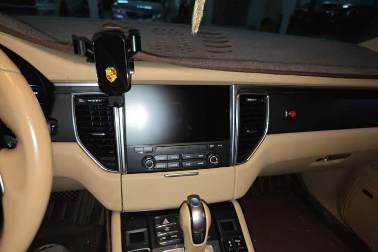 Used Porsche Macan 2016 Macan 2.0T Audio And AC Panel