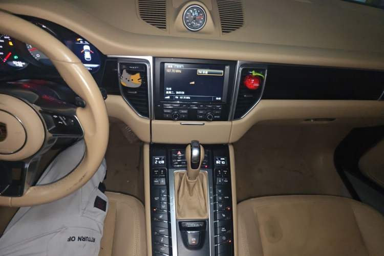 Used Porsche Macan 2016 Macan S 3.0T Audio And AC Panel
