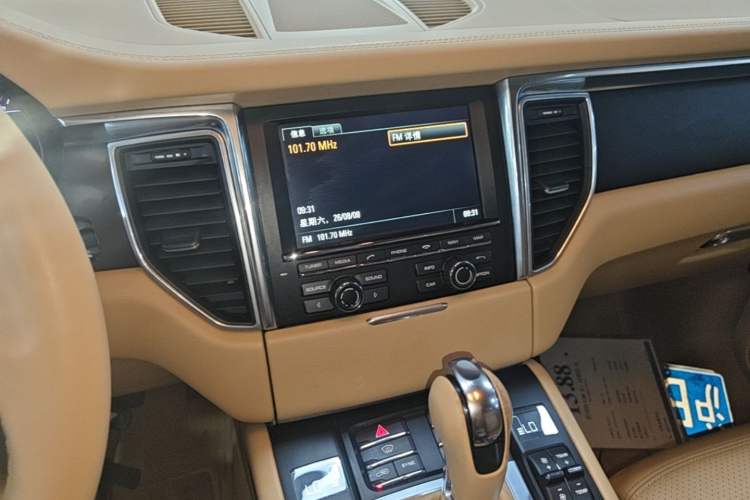 Used Porsche Macan 2016 Macan 2.0T Audio And AC Panel