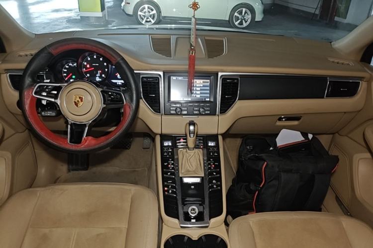 Used Porsche Macan 2016 Macan 2.0T Center Console