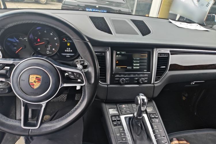 Used Porsche Macan 2016 Macan 2.0T Center Console