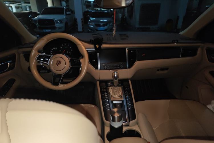 Used Porsche Macan 2016 Macan 2.0T Center Console