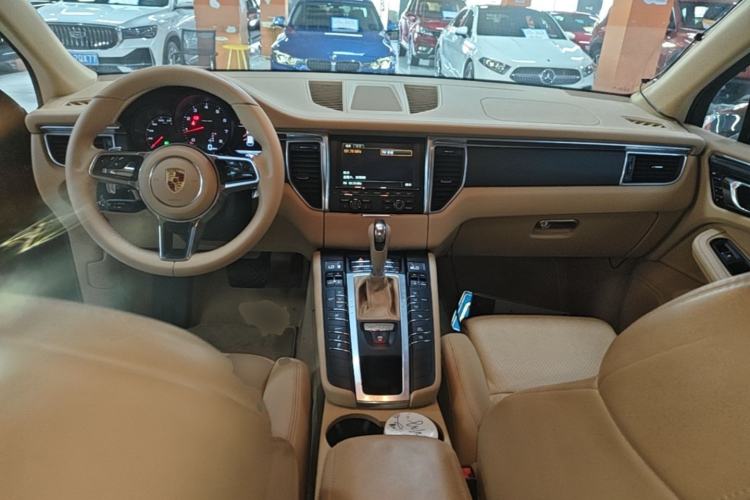 Used Porsche Macan 2016 Macan 2.0T Center Console