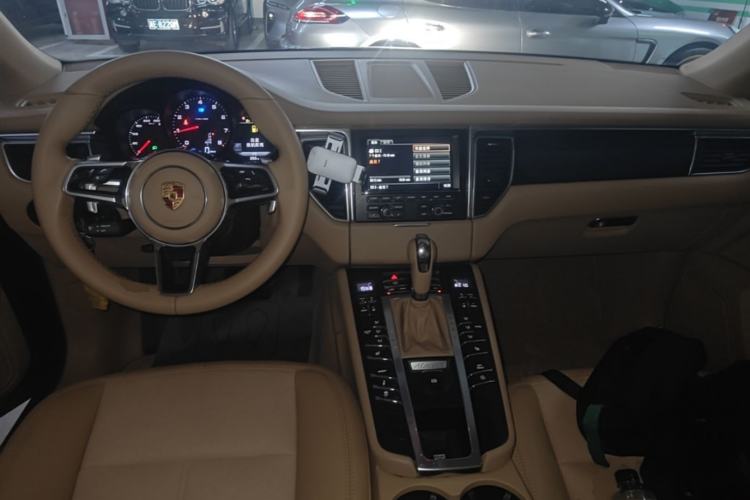 Used Porsche Macan 2016 Macan 2.0T Center Console