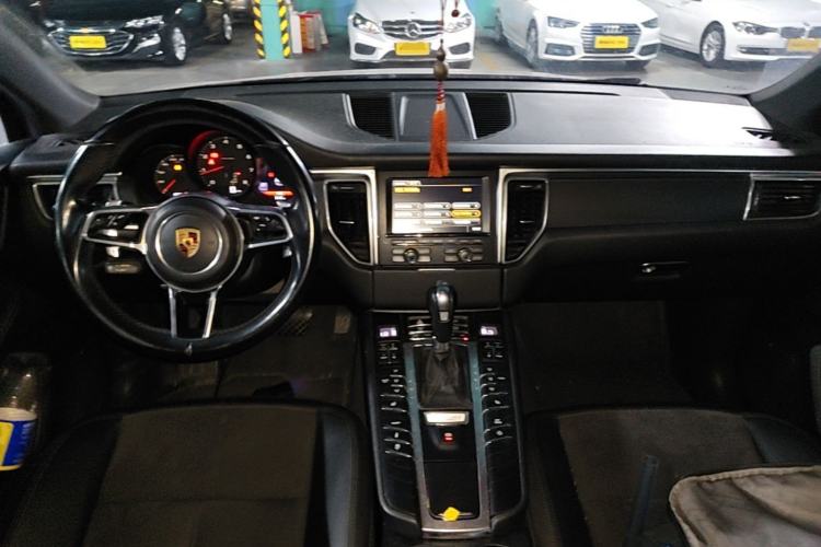 Used Porsche Macan 2016 Macan 2.0T Center Console