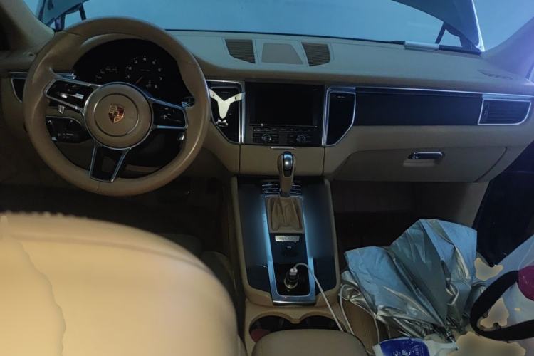 Used Porsche Macan 2016 Macan 2.0T Center Console