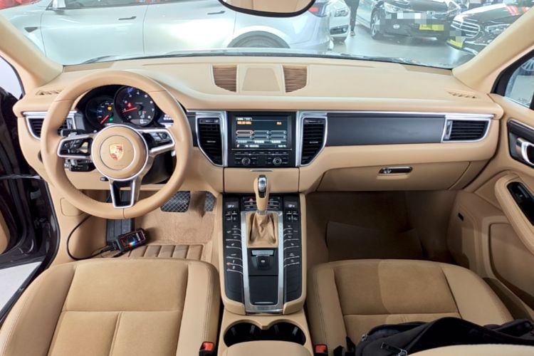 Used Porsche Macan 2016 Macan 2.0T Center Console