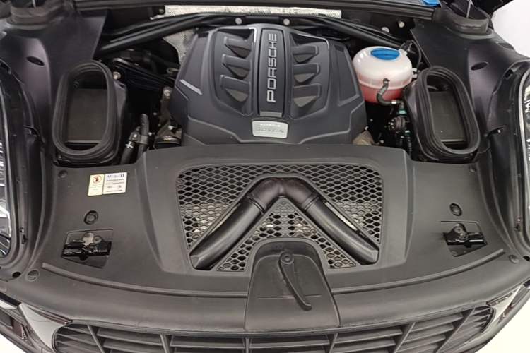 Used Porsche Macan 2016 Macan S 3.0T Engine Bay