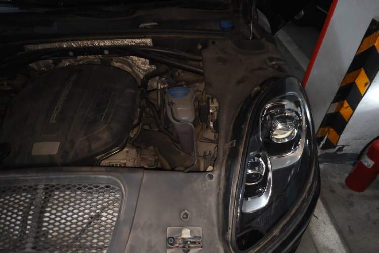 Used Porsche Macan 2016 Macan 2.0T Engine Bay Left