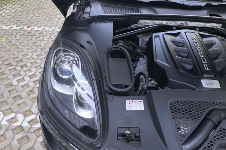 Used Porsche Macan 2016 Macan S 3.0T Engine Bay Right