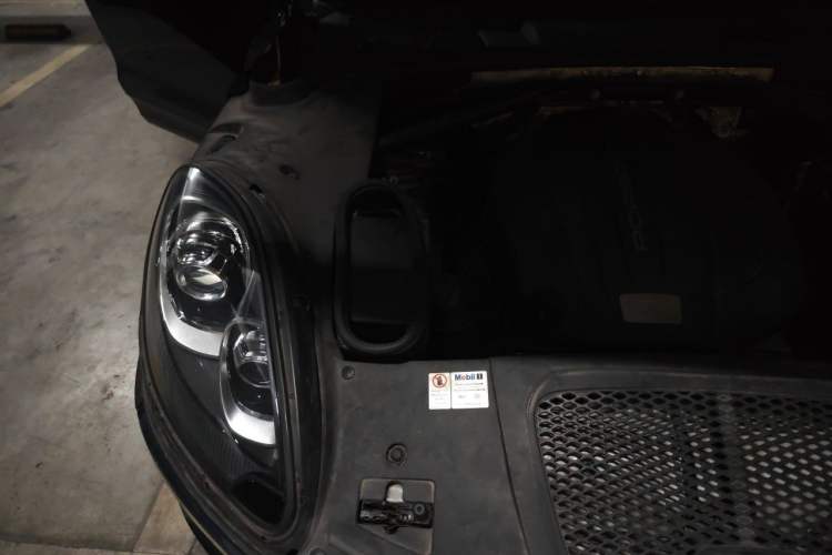 Used Porsche Macan 2016 Macan 2.0T Engine Bay Right