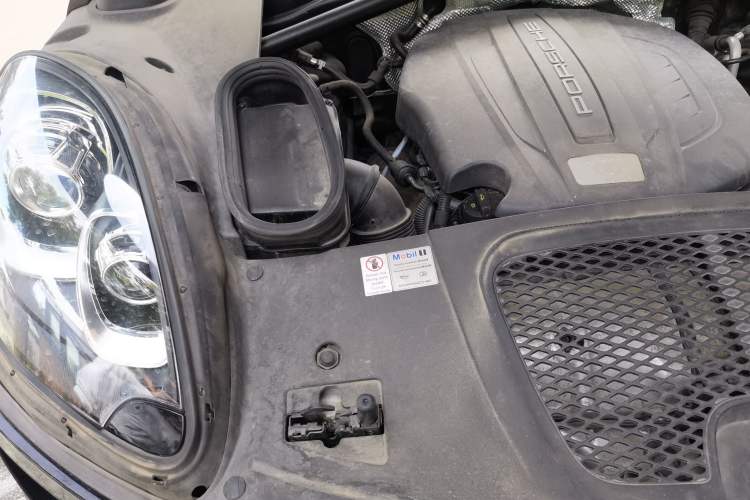 Used Porsche Macan 2016 Macan 2.0T Engine Bay Right