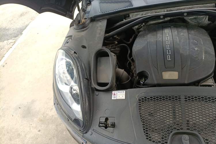 Used Porsche Macan 2016 Macan 2.0T Engine Bay Right