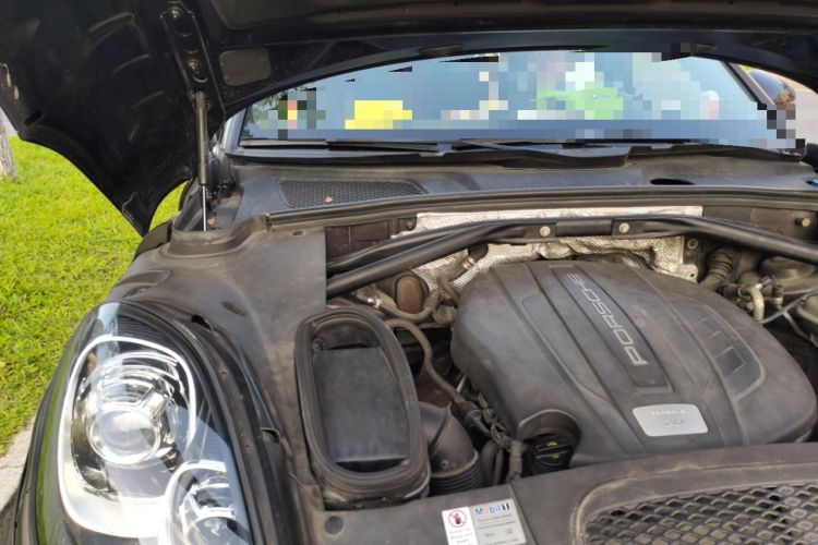 Used Porsche Macan 2016 Macan 2.0T Engine Bay Right