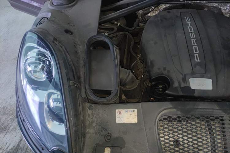 Used Porsche Macan 2016 Macan 2.0T Engine Bay Right