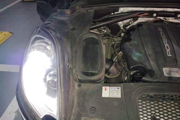 Used Porsche Macan 2016 Macan 2.0T Engine Bay Right