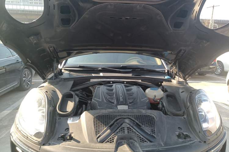 Used Porsche Macan 2016 Macan S 3.0T Engine Bay