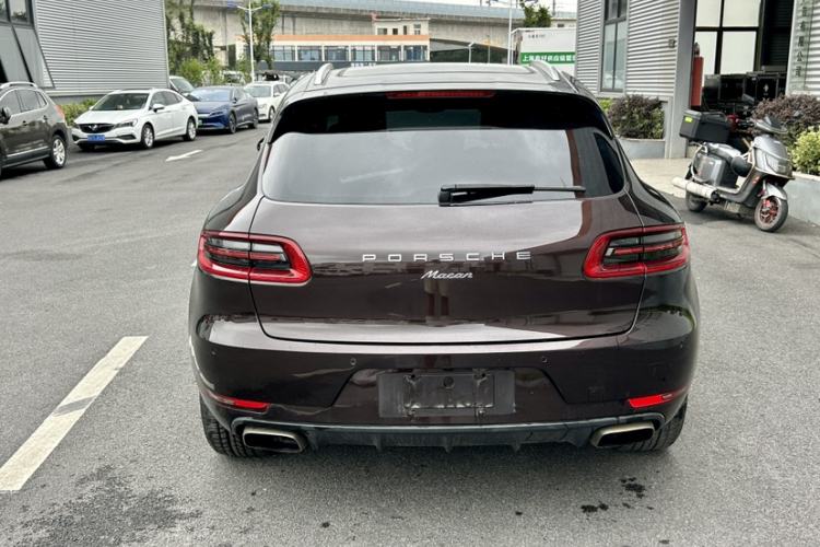 Used Porsche Macan 2016 Macan 2.0T Exterior 4
