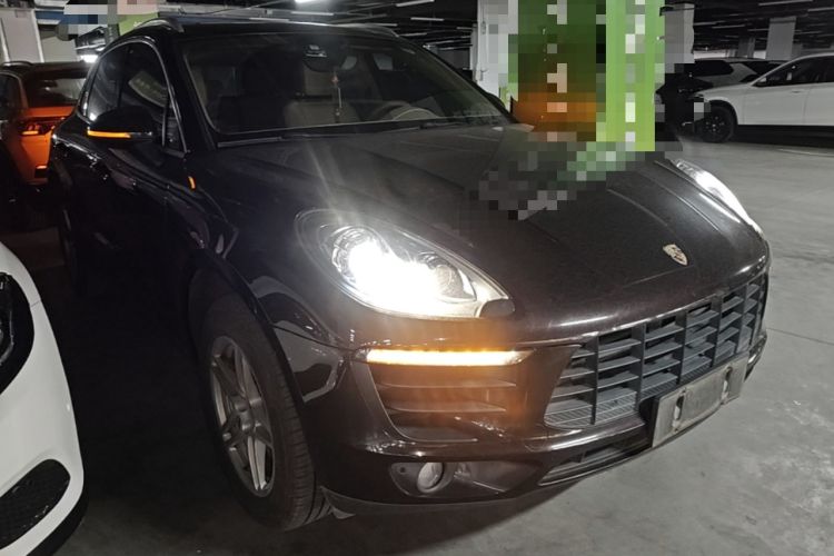 Used Porsche Macan 2016 Macan 2.0T Front Right 45 Deg