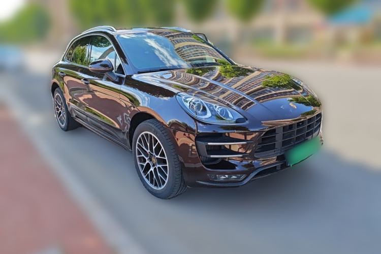 Used Porsche Macan  Front Right 45 Deg