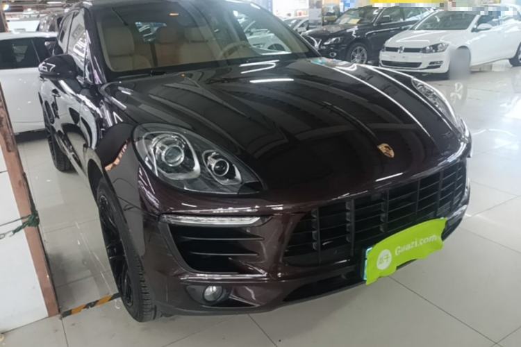 Used Porsche Macan 2016 Macan 2.0T Front Right 45 Deg