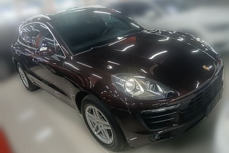 Used Porsche Macan 2016 Macan 2.0T Front Right 45 Deg