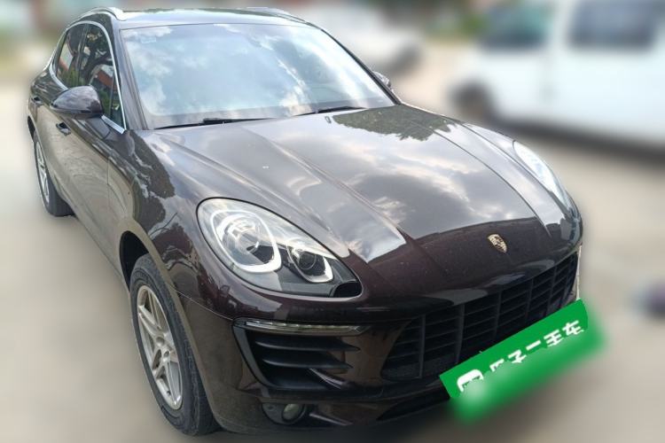 Used Porsche Macan 2016 Macan 2.0T Front Right 45 Deg