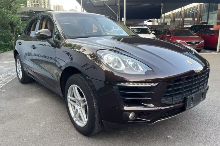 Used Porsche Macan 2016 Macan 2.0T Front Right 45 Deg