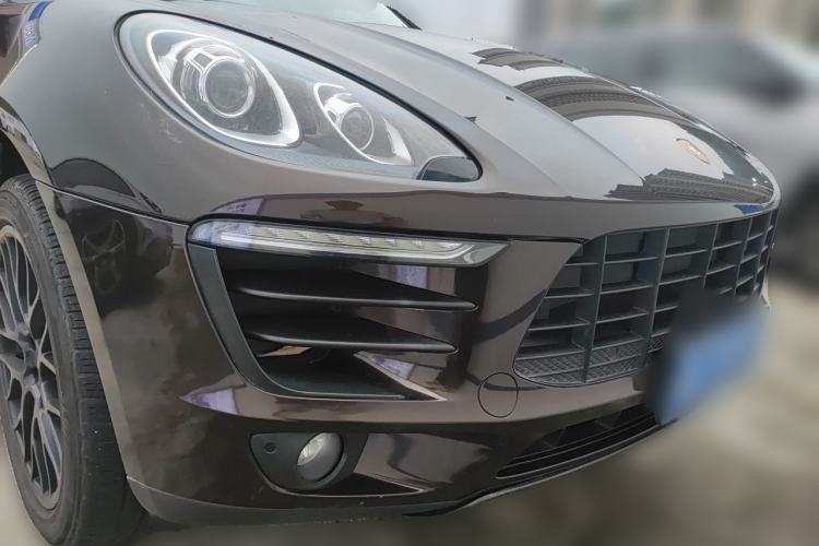 Used Porsche Macan 2016 Macan 2.0T Front Right 45 Deg