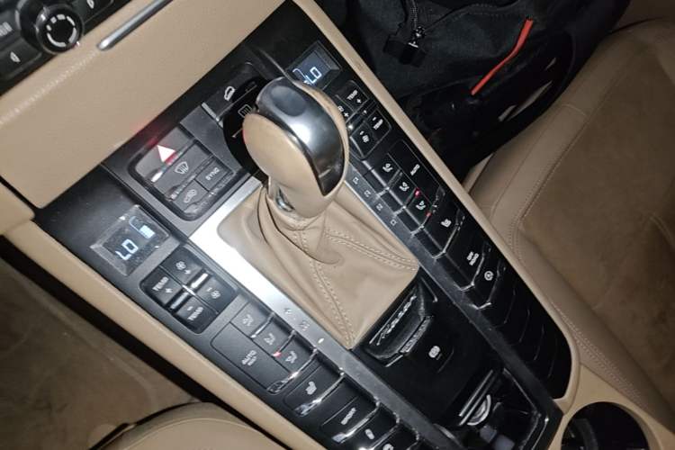 Used Porsche Macan 2016 Macan 2.0T Gear Lever