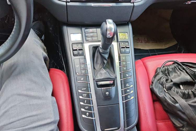 Used Porsche Macan  Gear Lever