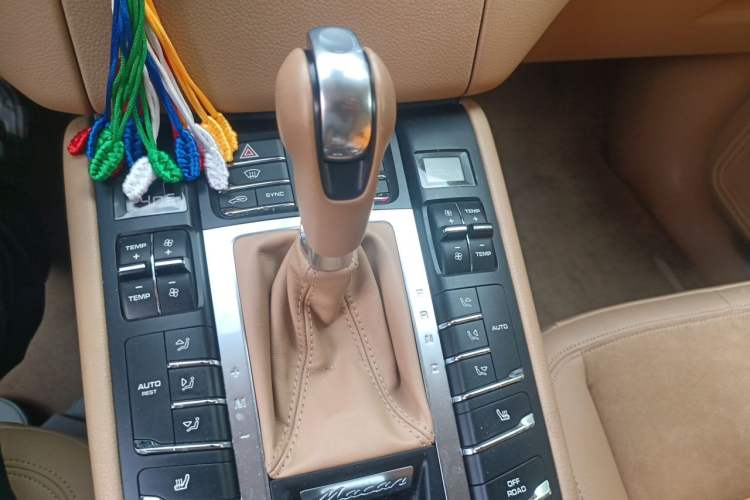 Used Porsche Macan 2016 Macan 2.0T Gear Lever