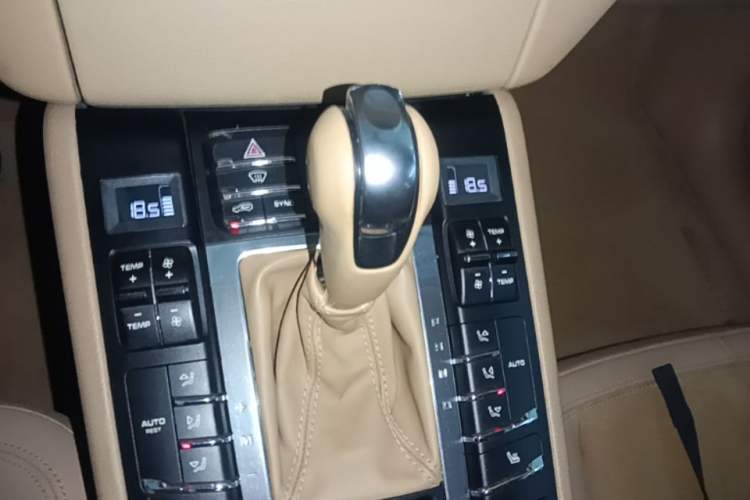 Used Porsche Macan 2016 Macan 2.0T Gear Lever