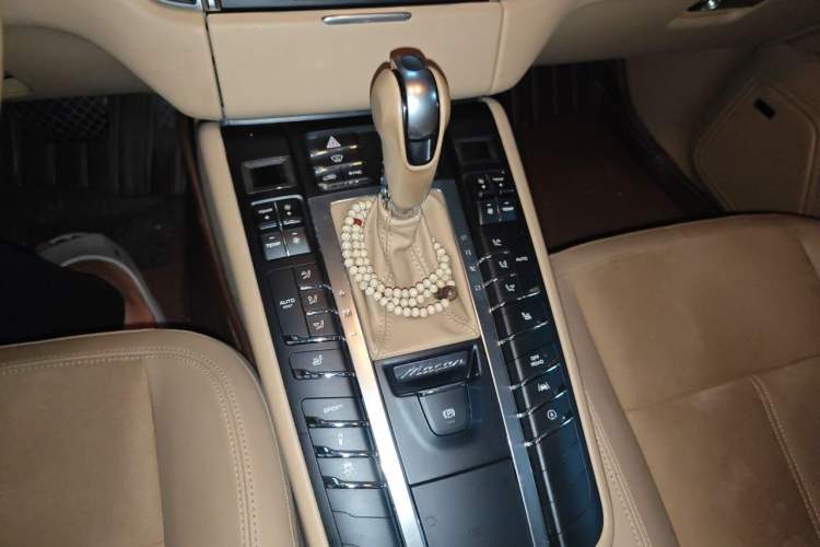 Used Porsche Macan 2016 Macan 2.0T Gear Lever