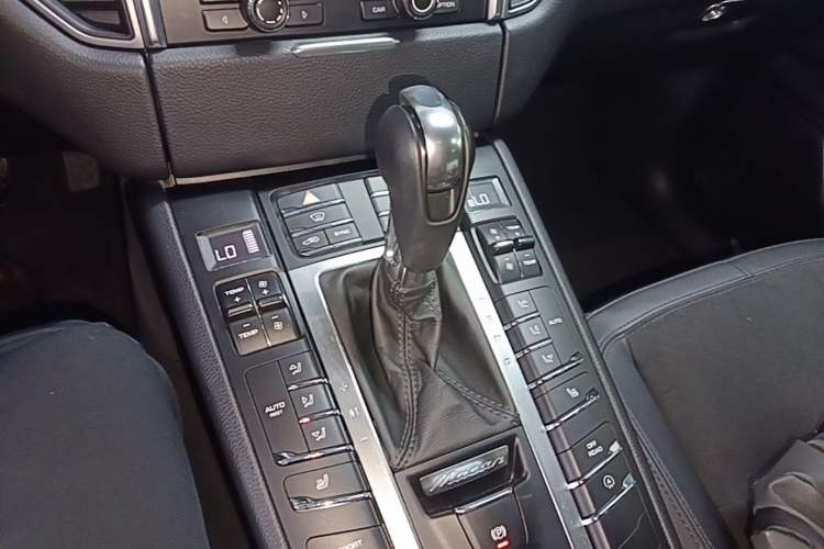 Used Porsche Macan 2016 Macan S 3.0T Gear Lever