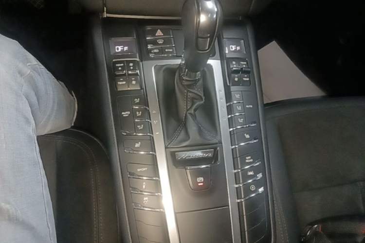 Used Porsche Macan 2016 Macan 2.0T Gear Lever