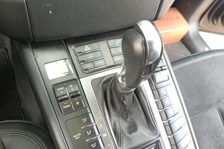 Used Porsche Macan 2016 Macan 2.0T Gear Lever