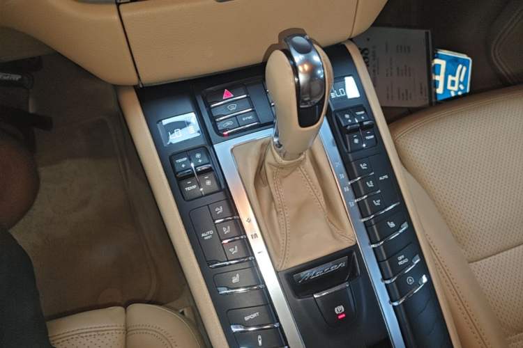 Used Porsche Macan 2016 Macan 2.0T Gear Lever