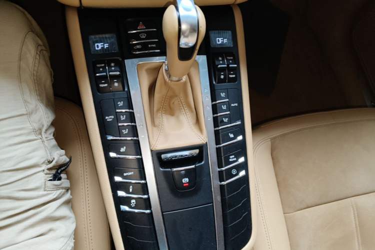 Used Porsche Macan 2016 Macan 2.0T Gear Lever