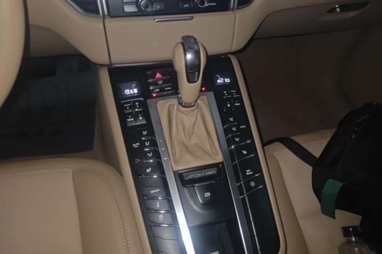 Used Porsche Macan 2016 Macan 2.0T Gear Lever