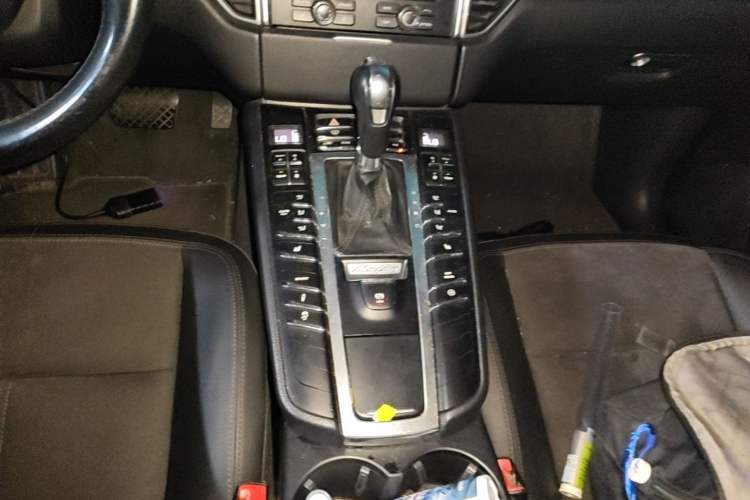 Used Porsche Macan 2016 Macan 2.0T Gear Lever