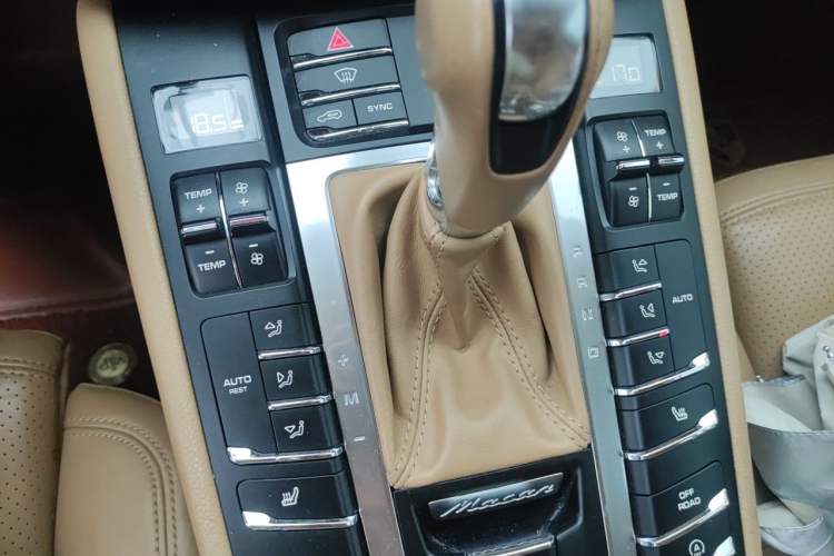 Used Porsche Macan 2016 Macan 2.0T Gear Lever