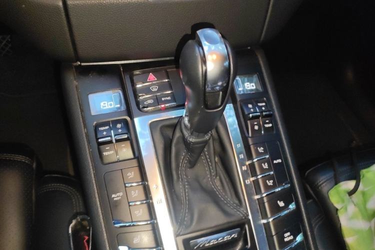 Used Porsche Macan 2016 Macan 2.0T Gear Lever