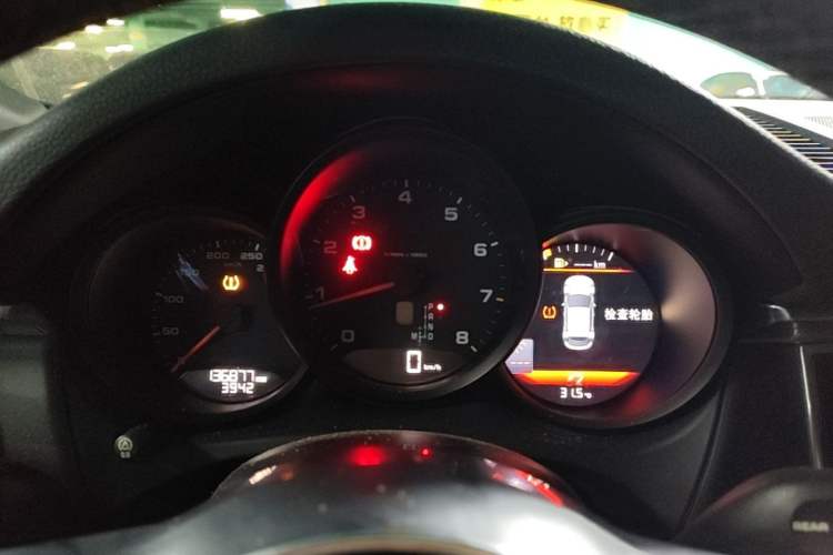 Used Porsche Macan 2016 Macan 2.0T Instrument Cluster