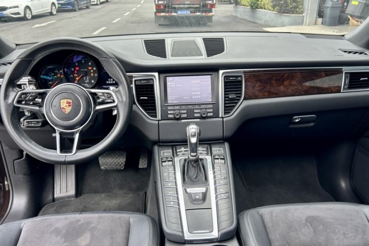 Used Porsche Macan 2016 Macan 2.0T Interior 10